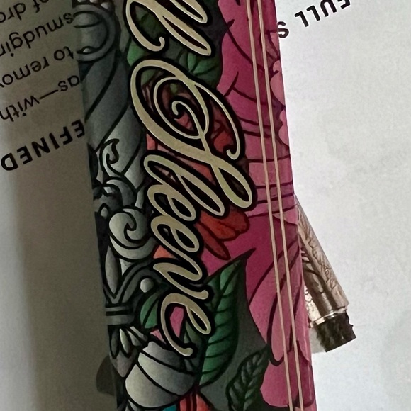 KVD Full Sleeve Mascara - Ink Black. In beautifully tattoo-inspired box. - Picture 5 of 7